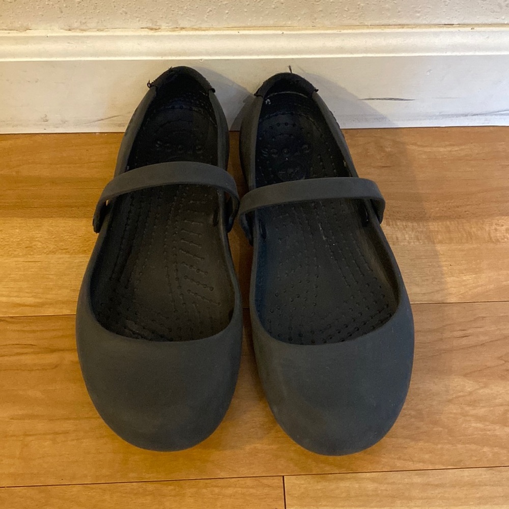 Black Croc flats size 6